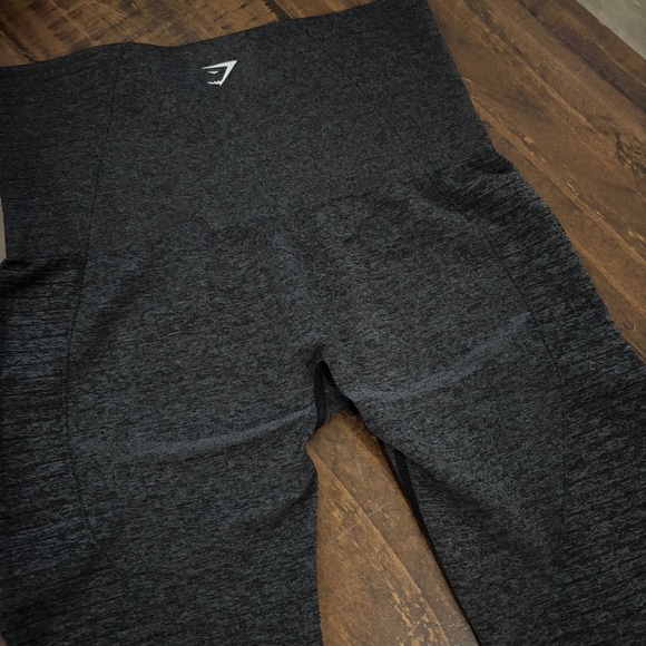 Gymshark DRY - Moisture Management High Rise Cropped Leggings Dark Gray Small - Picture 9 of 12